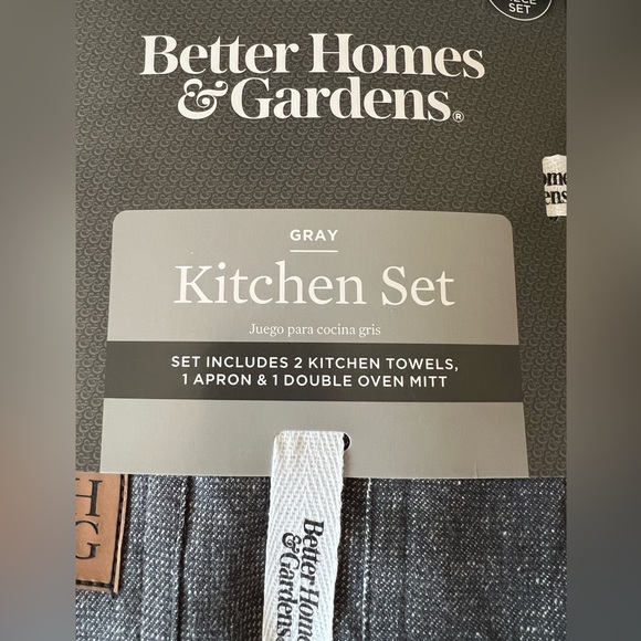 NWT Better Homes and Garden Apron and Mitt set. - Picture 2 of 4